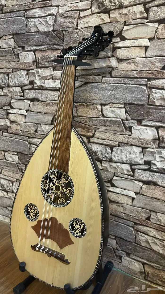 عود لوكس من مركة خالد عزوز جودة وأناقة لا مثيل لهما 2