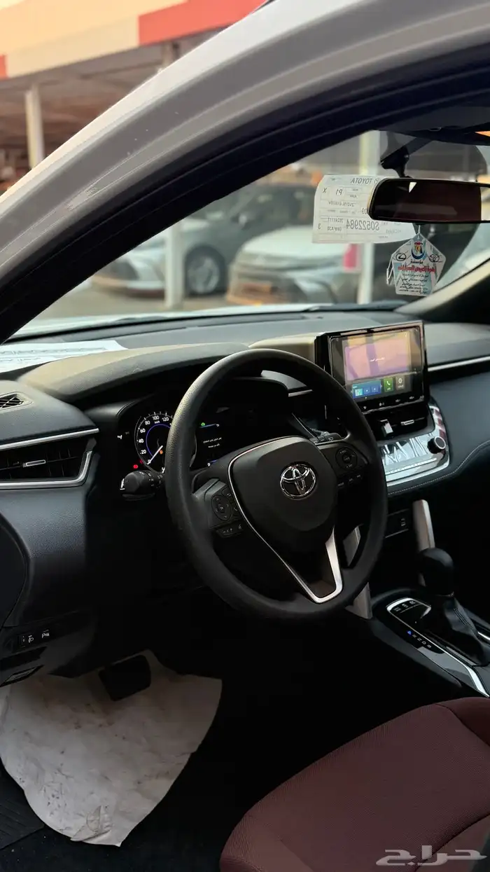 تويوتا كورلا كروس XLEهايبرد 2025 كاش وتقسيط 9