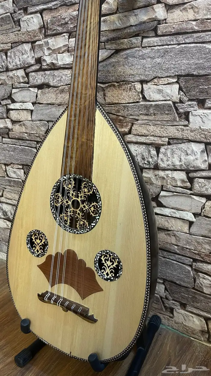 عود لوكس من مركة خالد عزوز جودة وأناقة لا مثيل لهما 0