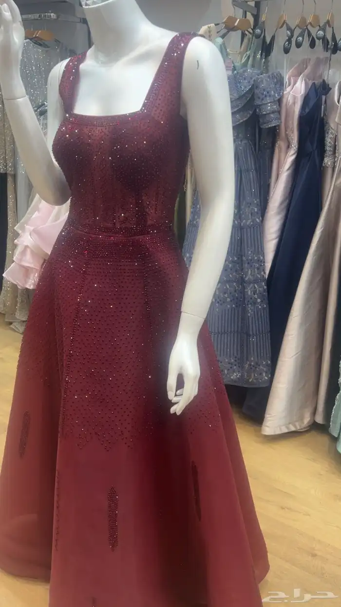 فستان أحمر 1