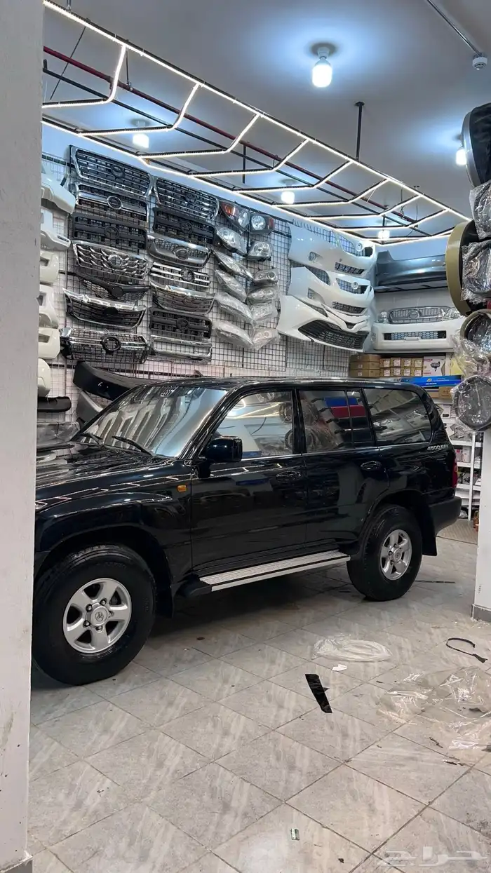 لاندكروزر اسود جيب صالون 4