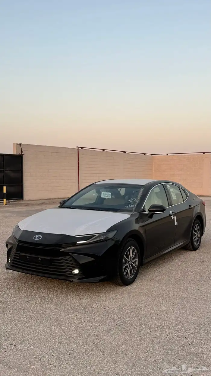 كامري 2025 اسود ستاندر E 2
