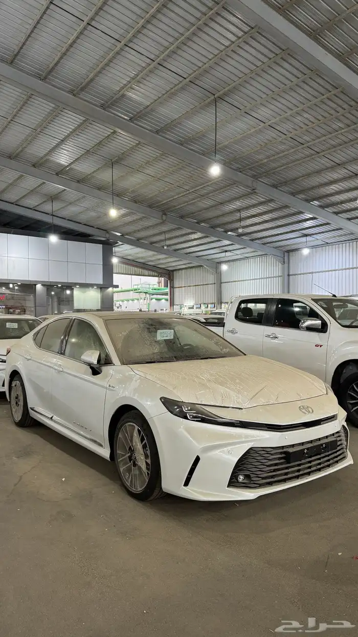 تويوتا كامري 2025 هايبرد فئة LE بانوراما سعودي ابيض لولوي 0