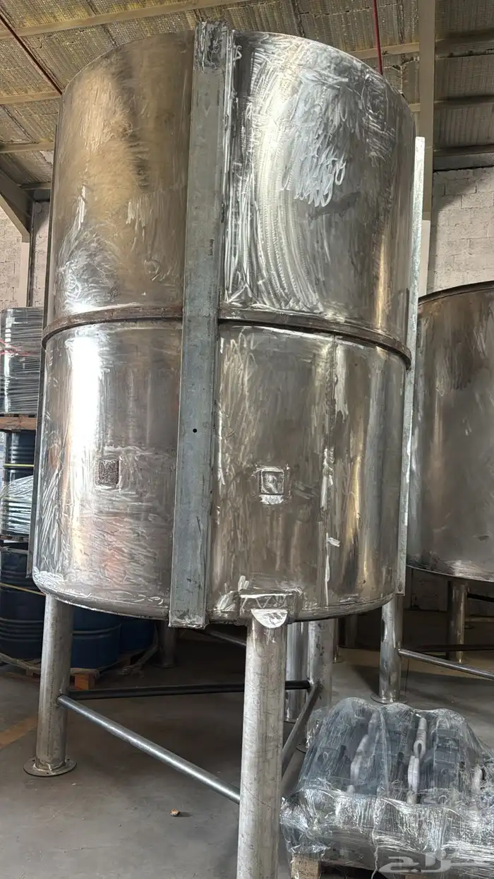 خلاطات 6 طن و15 طن كامل بجميع أغراضها جديده لم تستخدم 6