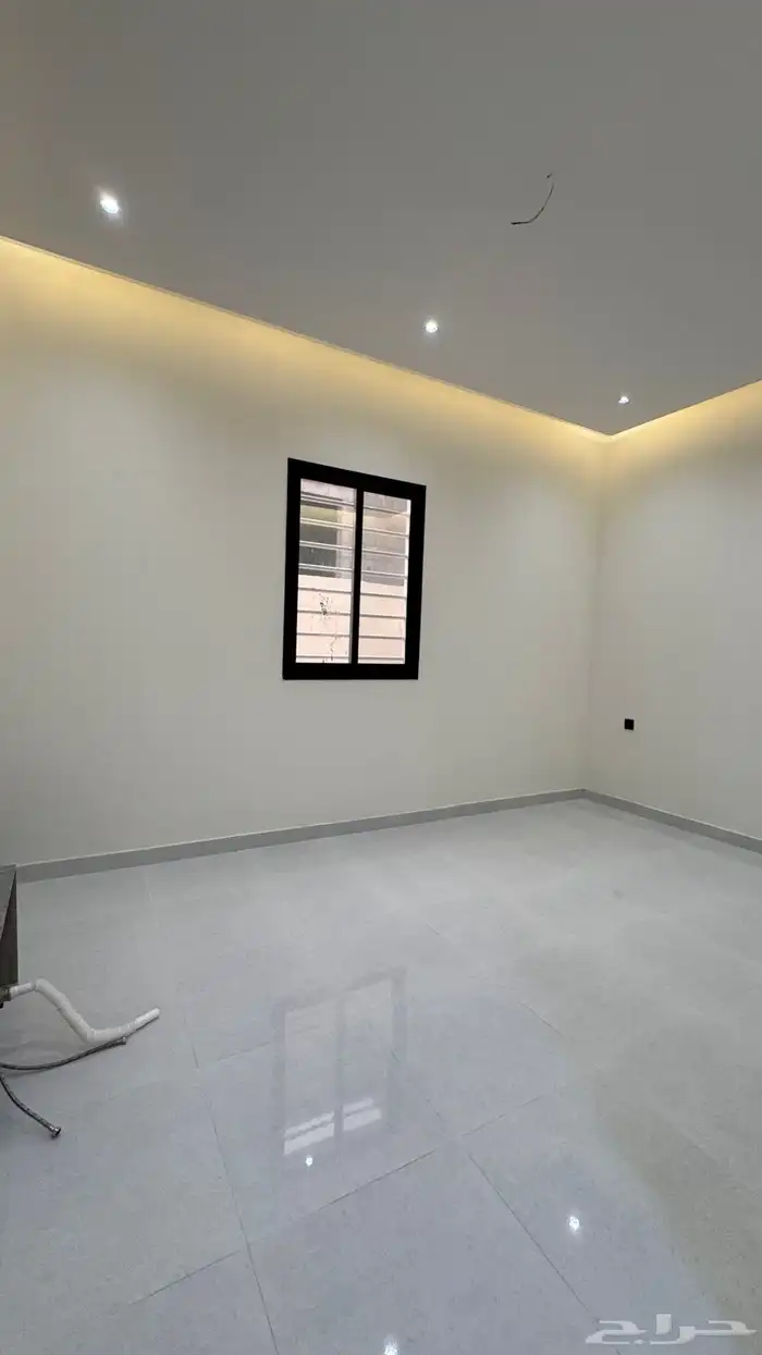 للبيع دور مستقل على ارض كامله من 850 الف دره الخميس 13