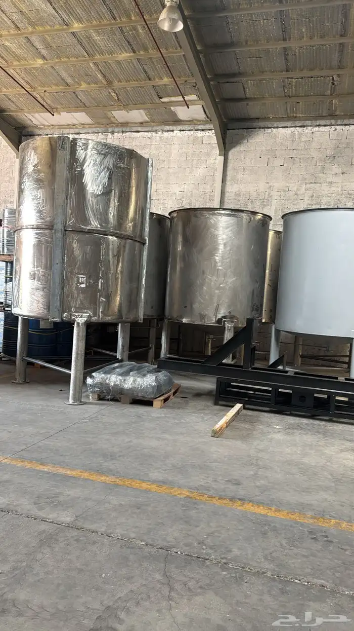 خلاطات 6 طن و15 طن كامل بجميع أغراضها جديده لم تستخدم 0