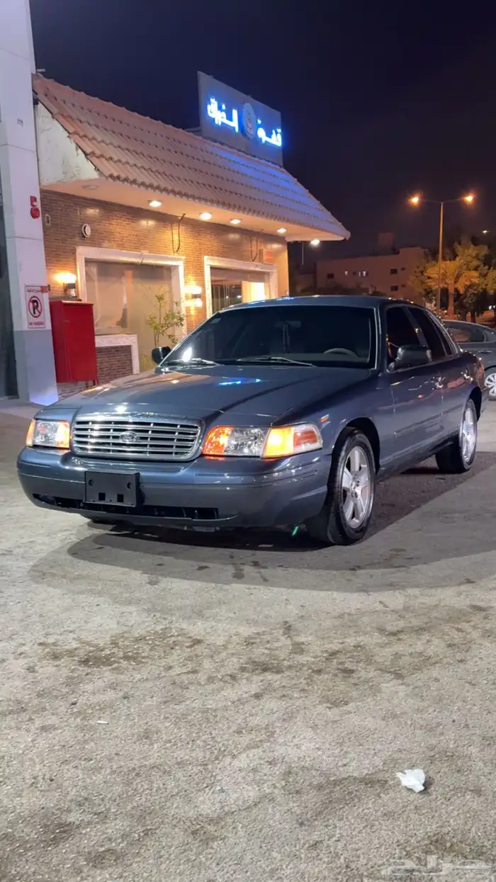 فورد كراون فكتوريا 2