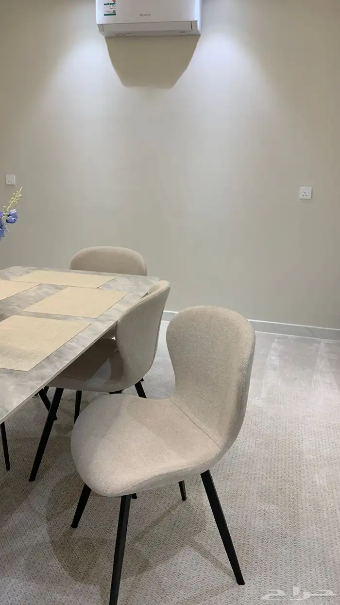 طاولة طعام 2