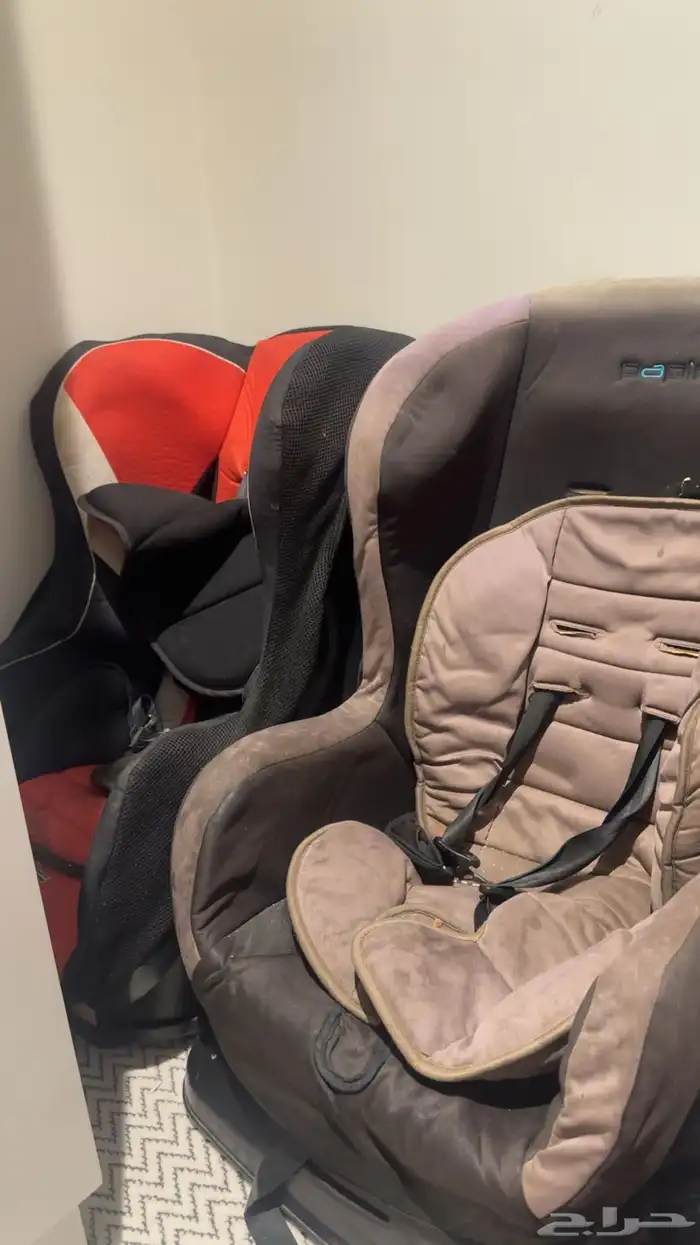 كرسي سياره اطفال للبيع الاثنين 250 ريال يحتاج غسيل فقط 0