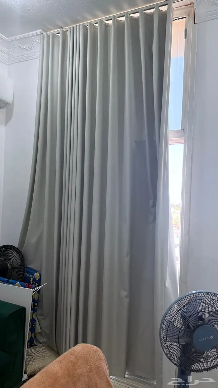 ااثاث متنوع سرير وطاولات وستاير 9