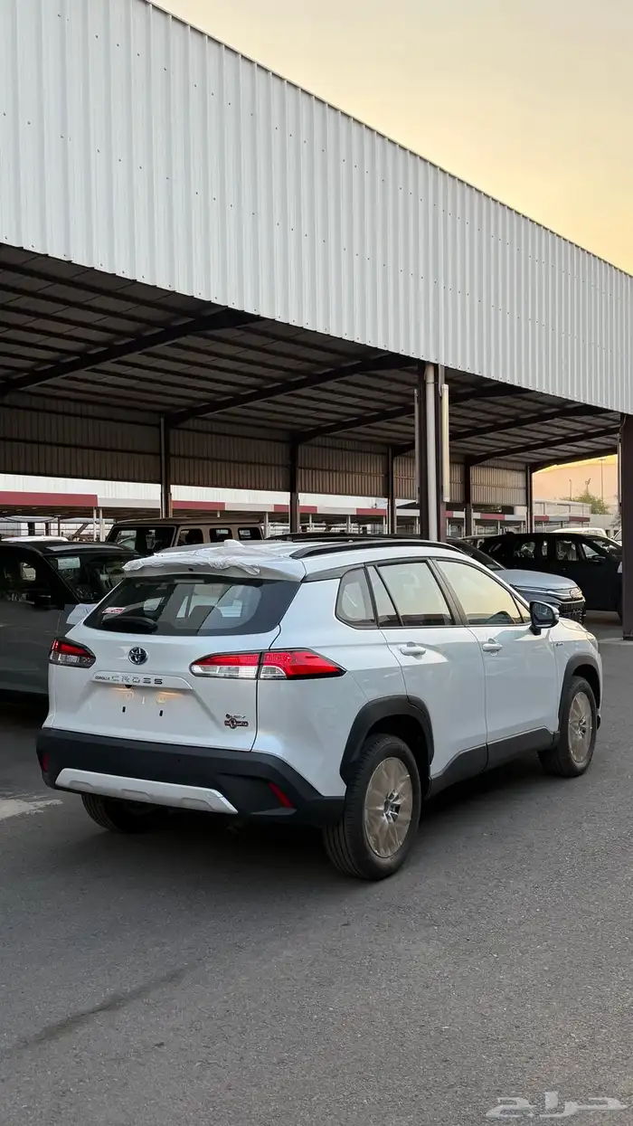 تويوتا كورلا كروس XLEهايبرد 2025 كاش وتقسيط 4