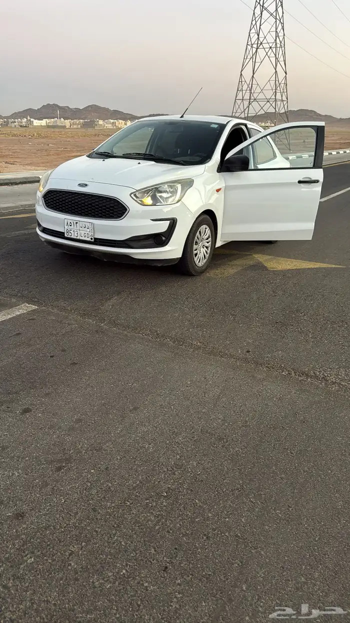 فورد فيجو نضيف جدا 4