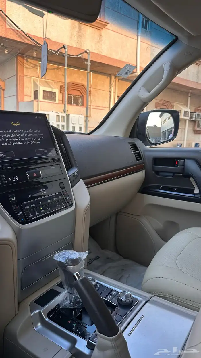 لاندكروزر GXR 2018 مخزن 15