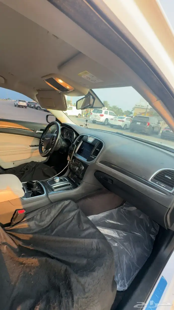 CHRYSLER 2018 V8 C300 5