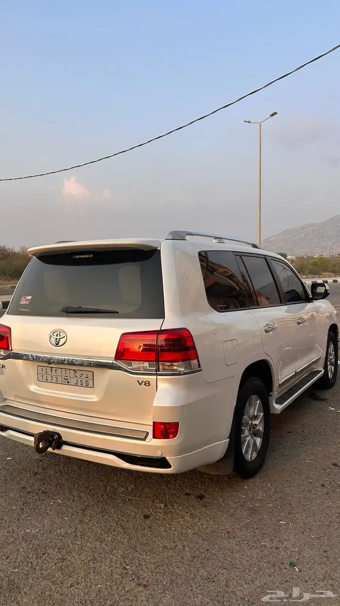 لاندكروزر GXR 2018 مخزن 11