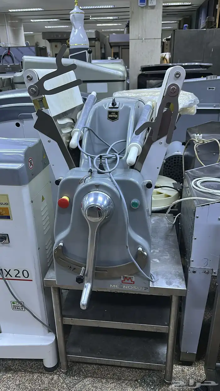 بيع جميع معدات المطاعم والمخابز والكفيهات المستعمله شبه جد 8