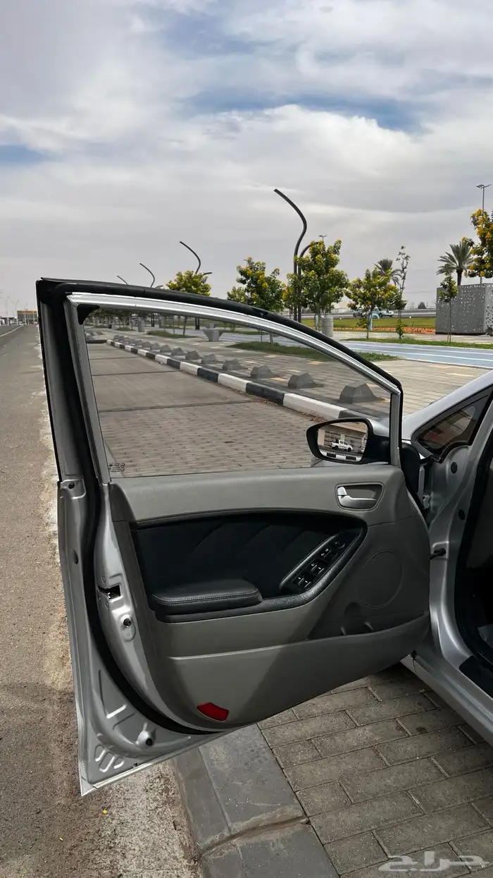 للبيع سيراتو موديل 2016 8