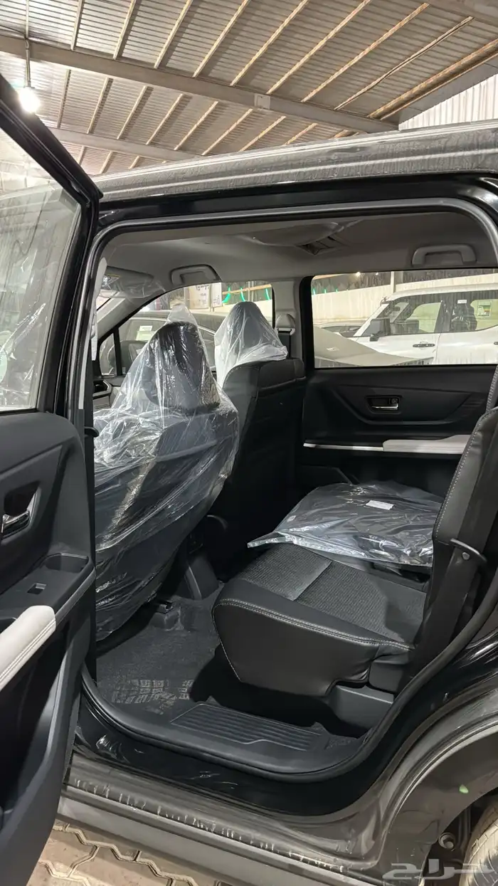 تويوتا فيلوز فئة GLX بنزين 2025 9