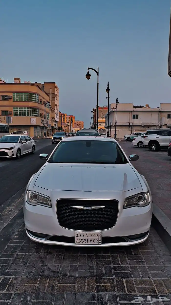 CHRYSLER 2018 V8 C300 0