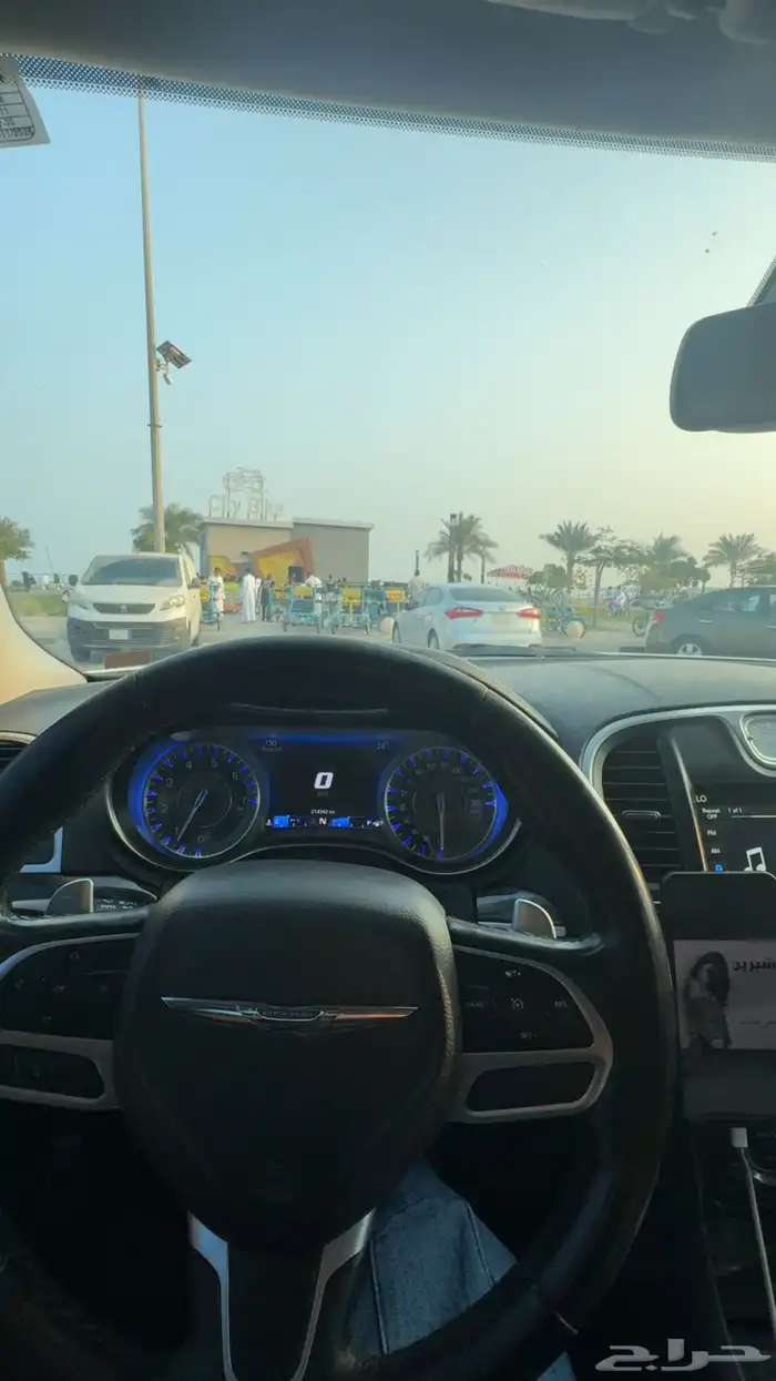 CHRYSLER 2018 V8 C300 6