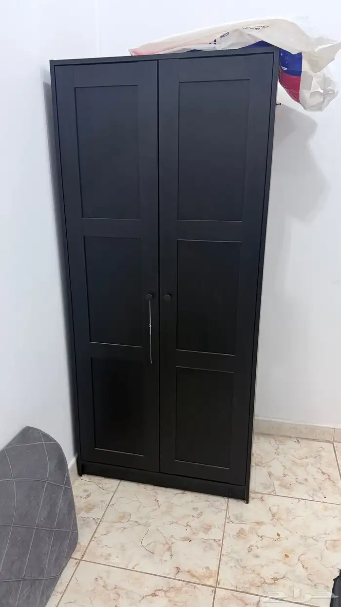 ااثاث متنوع سرير وطاولات وستاير 3