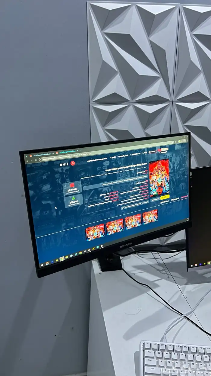 شاشة قيمنق شبه جديده 2