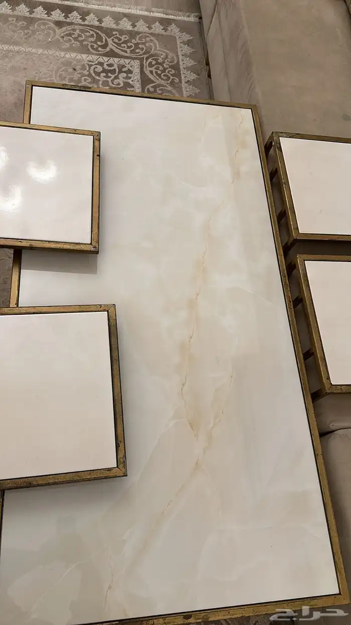 رفوف وطقم طاولات كنب 2