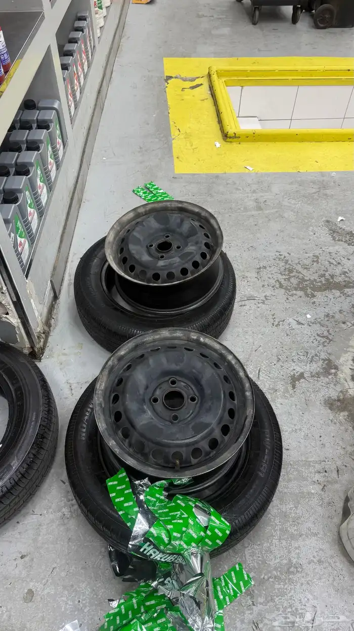 للبيع كفرات اكسنت من عام 21 ثلاث كفرات 2