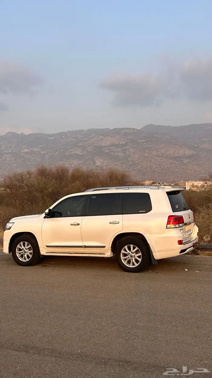 لاندكروزر GXR 2018 مخزن 9