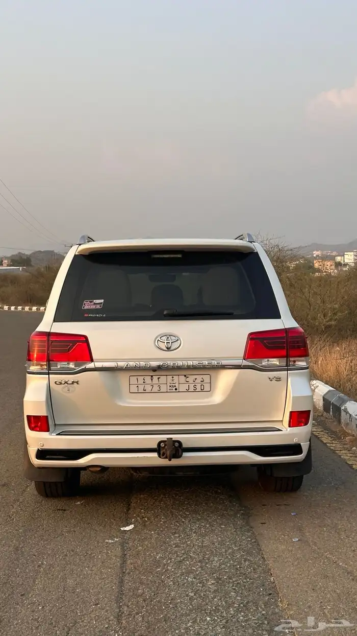 لاندكروزر GXR 2018 مخزن 12