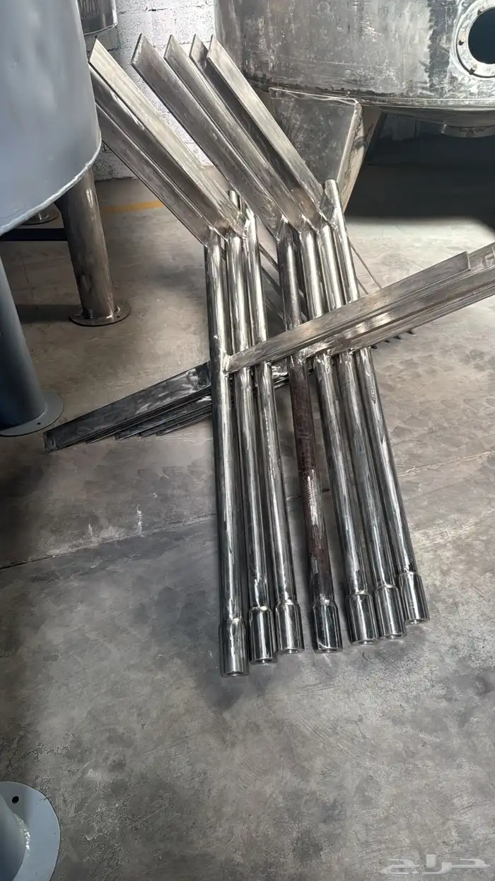 خلاطات 6 طن و15 طن كامل بجميع أغراضها جديده لم تستخدم 12