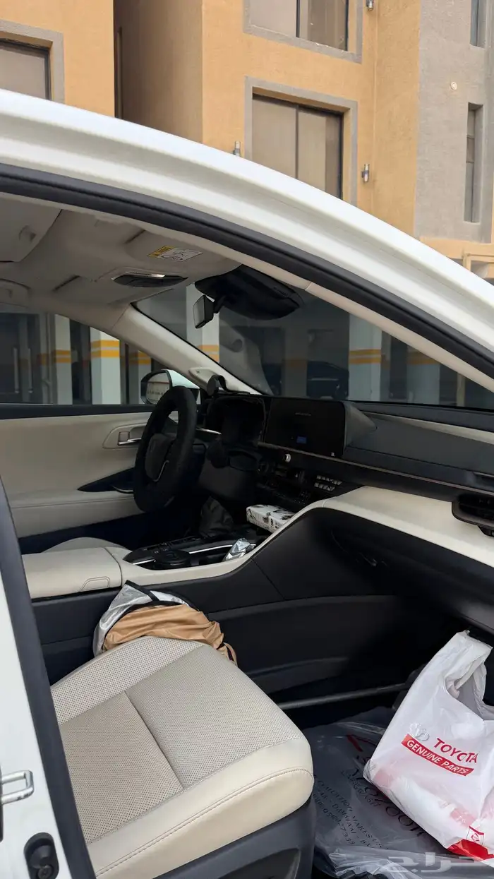 تويوتا كراون 2023 ابيض بريميوم منوة المستخدم 8