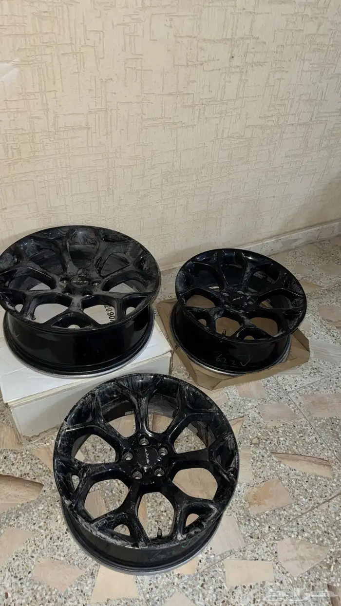 جنط كرايسلر Rt وكاله اربع جنوط لونها الاصلي سلفر مرشوشه 4