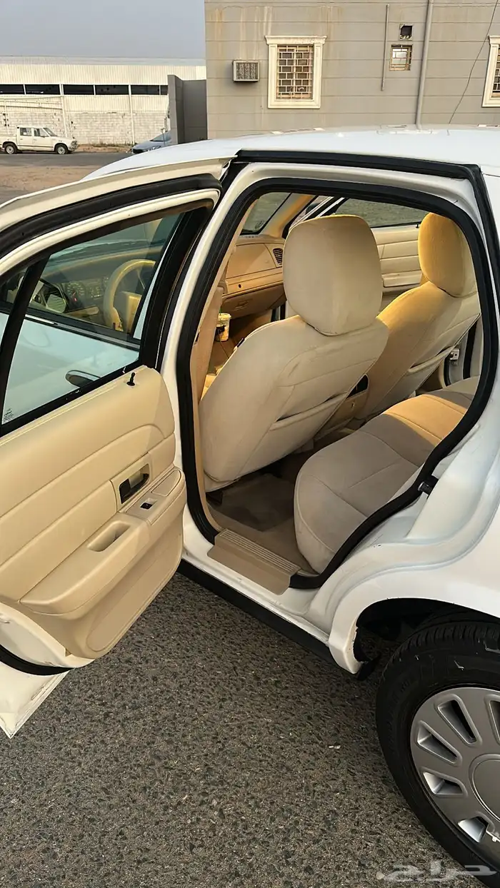 فور كراون فكتوريا 2011 7