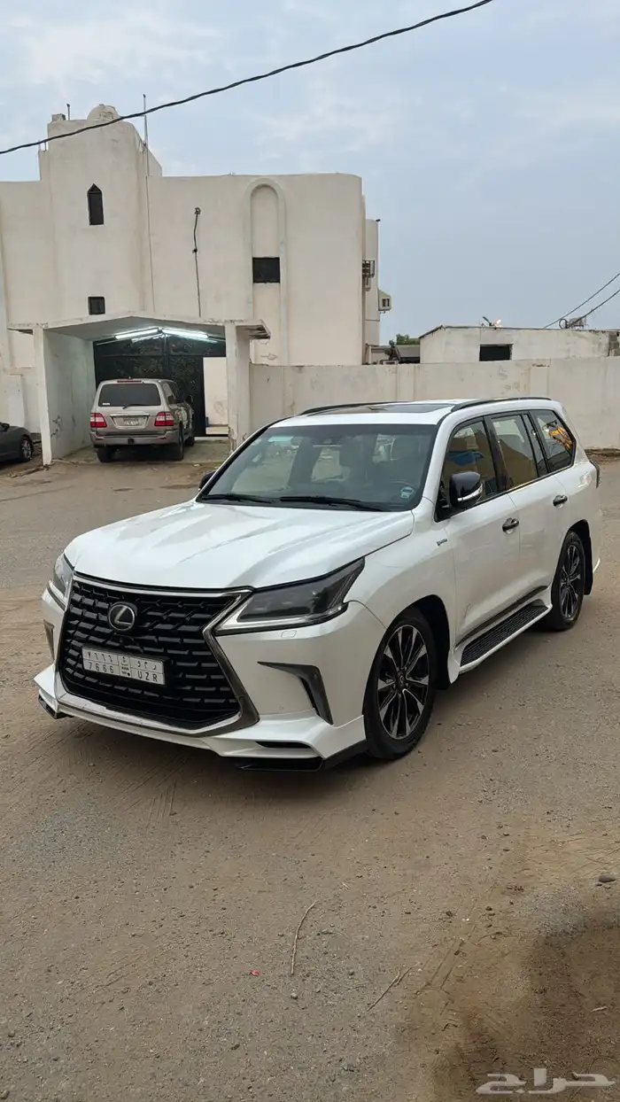 جيب لكزس 2016 محول 2021 بلاك اديشن ممشى 300 قابل لزياده 0