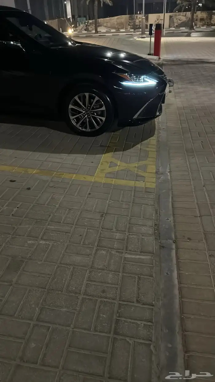 لكزس ES 2025 للتقبيل 6
