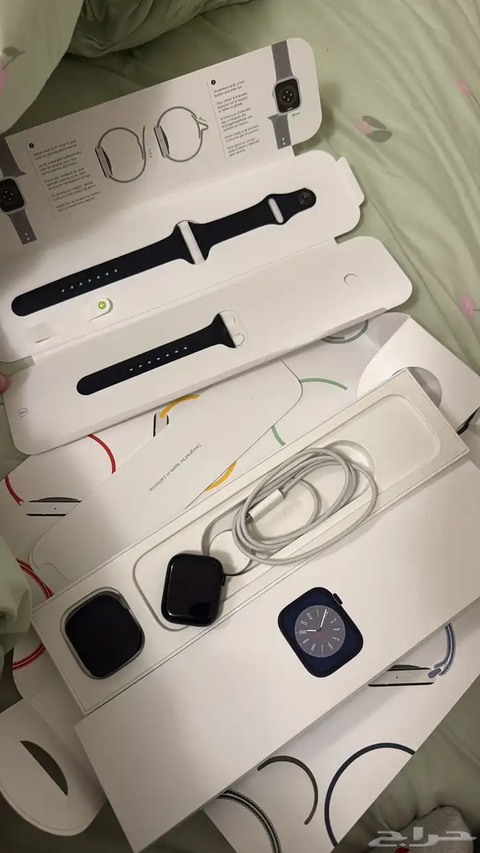 ابل واتش اصدار8مقاس 45 اللون اسود ايطار كحلي ويوجد اسود 1