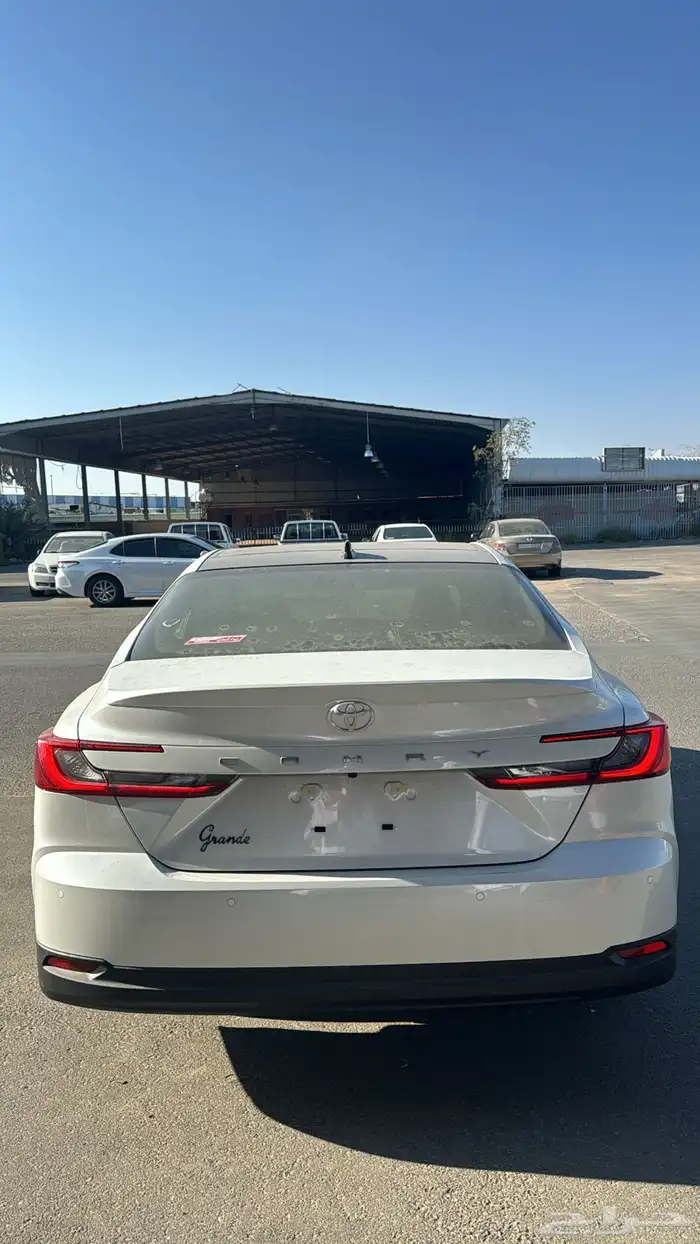تويوتا كامري 2025 فئة قراندي بنزين فل كامل سعودي بطاقة جمرك 3