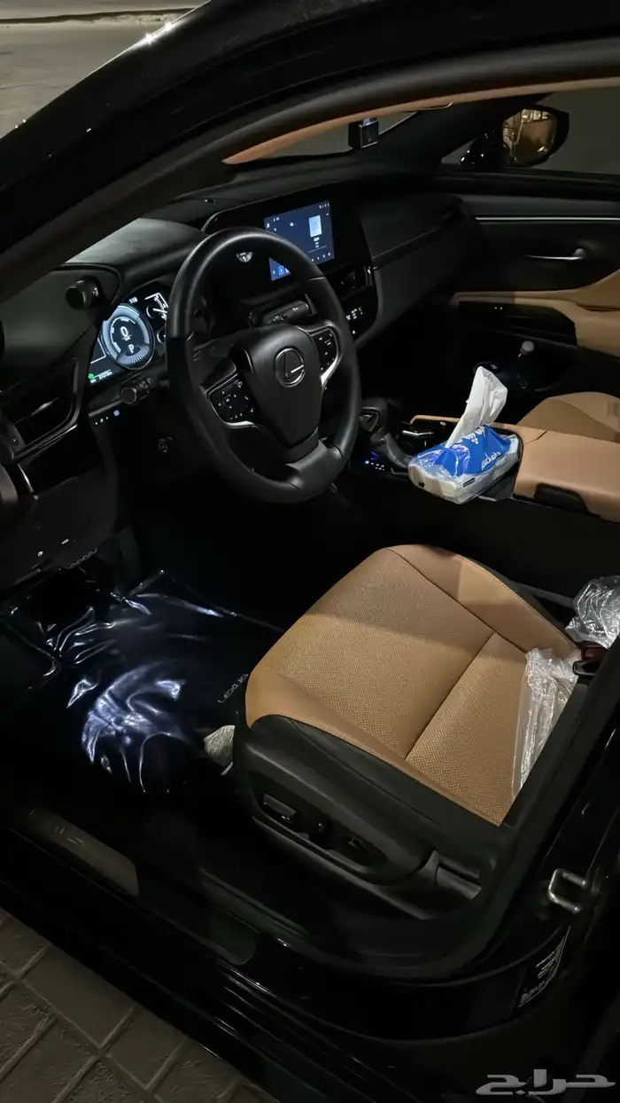 لكزس ES 2025 للتقبيل 0