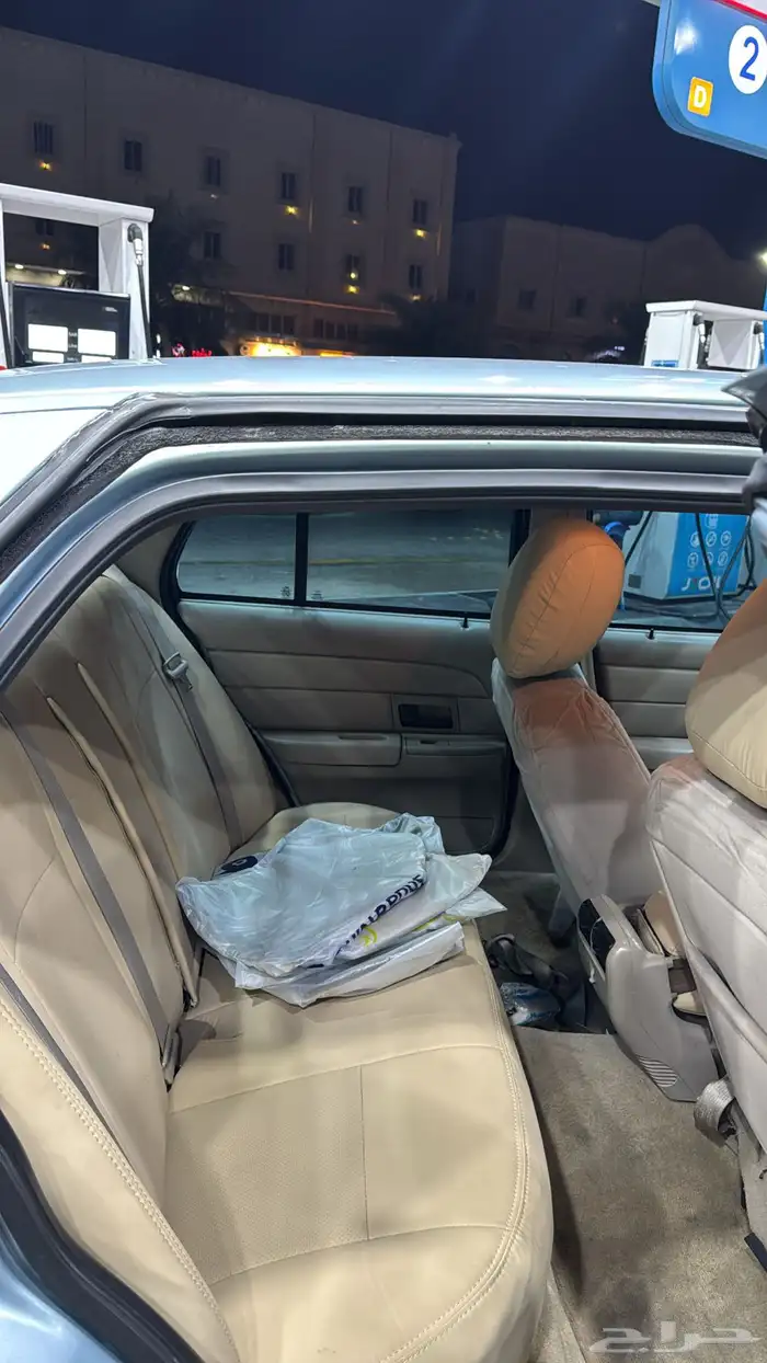 فورد فكتوريا 4