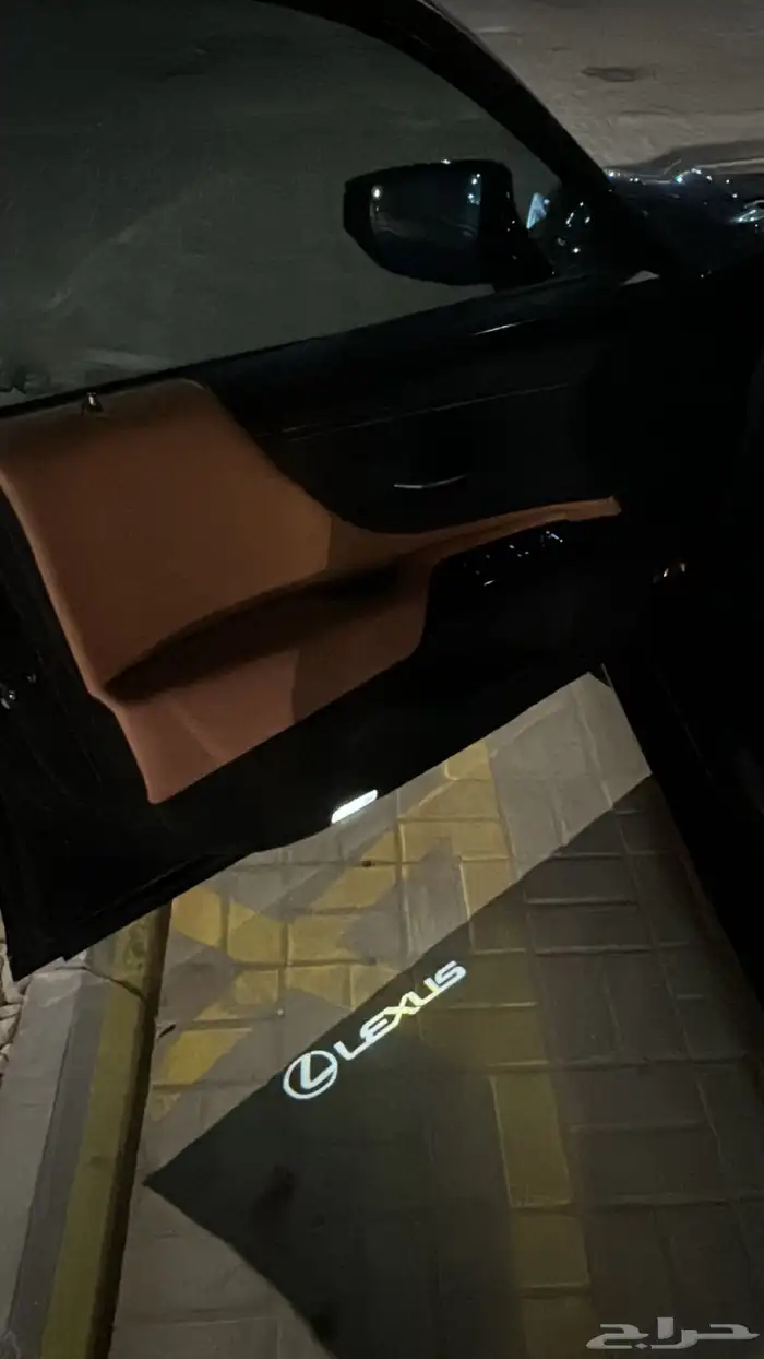 لكزس ES 2025 للتقبيل 1
