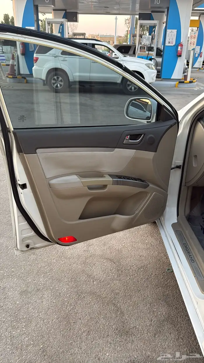 جيلي امجراند 2012 5