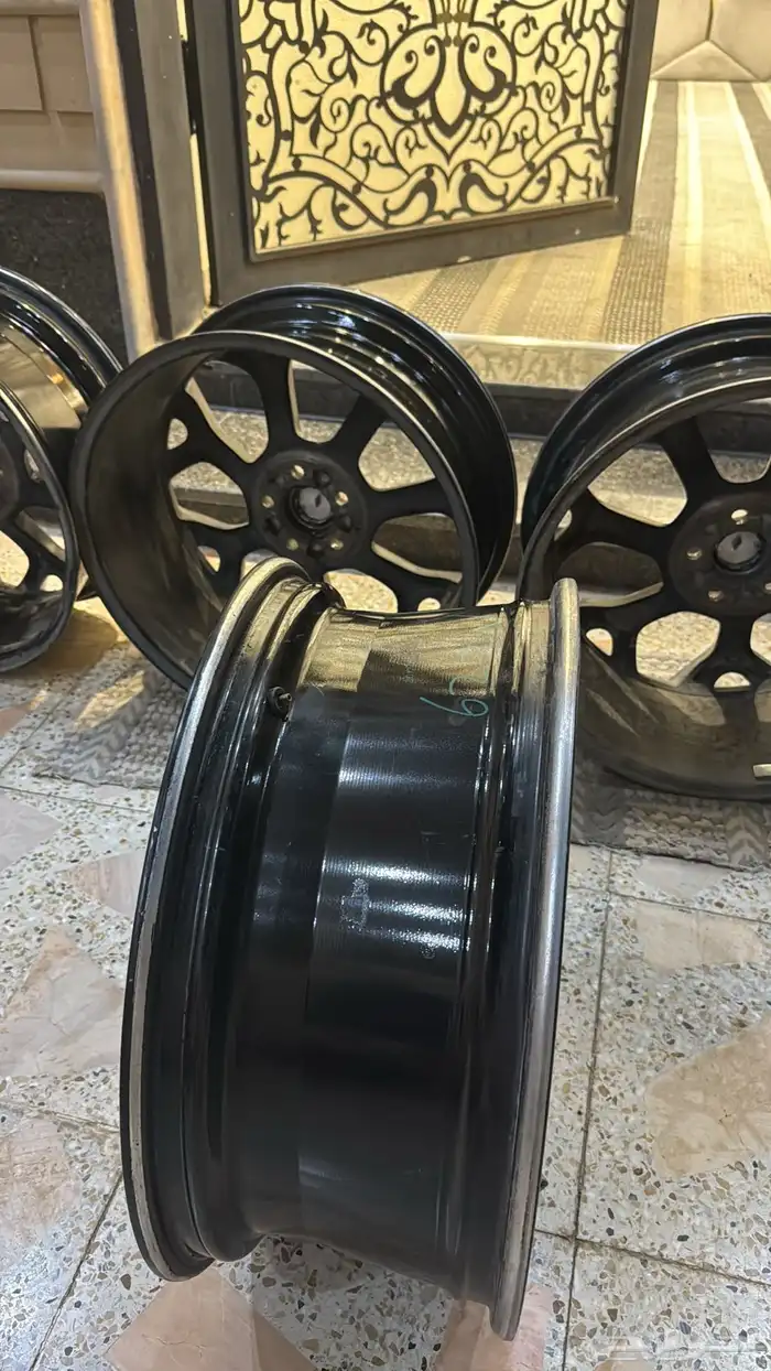 جنط كرايسلر Rt وكاله اربع جنوط لونها الاصلي سلفر مرشوشه 1