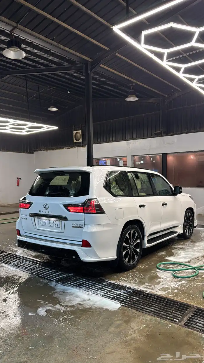 جيب لكزس 2016 محول 2021 بلاك اديشن ممشى 300 قابل لزياده 2