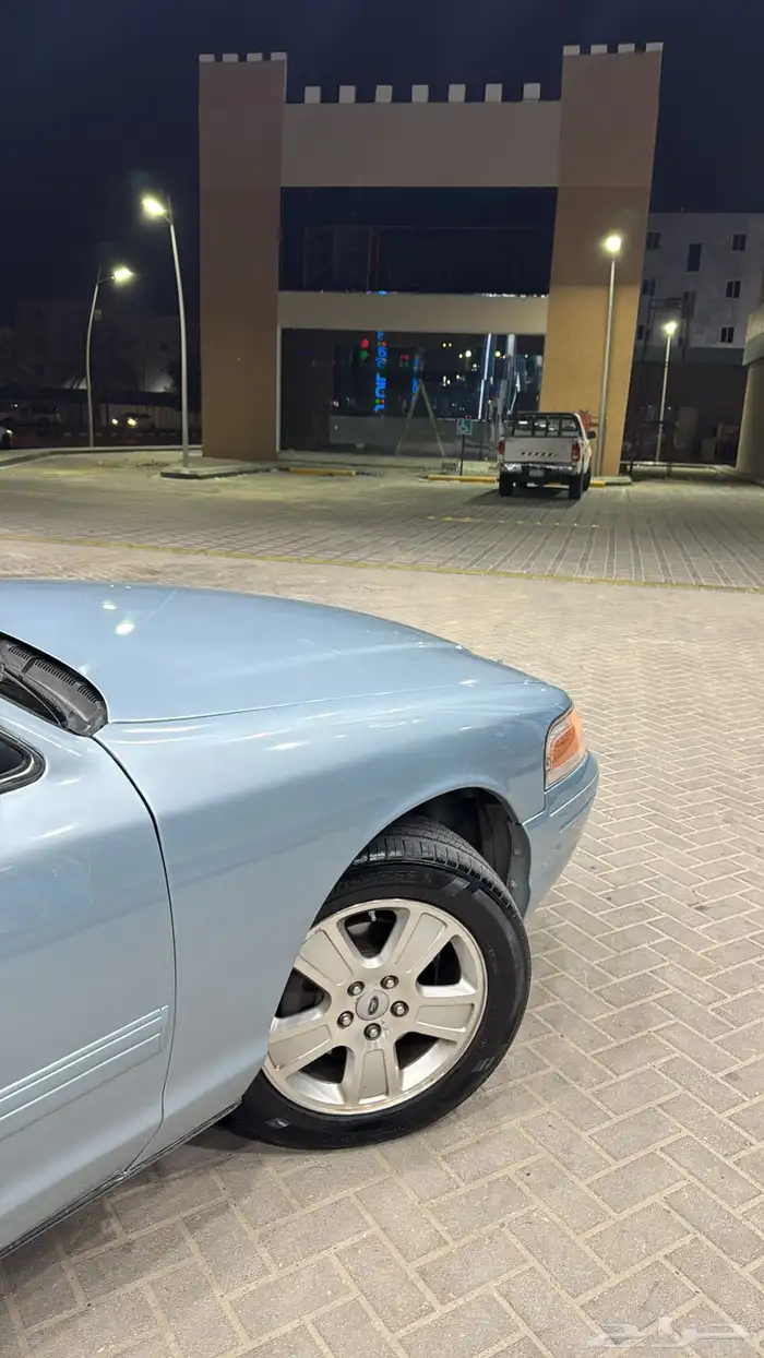 فورد فكتوريا 8