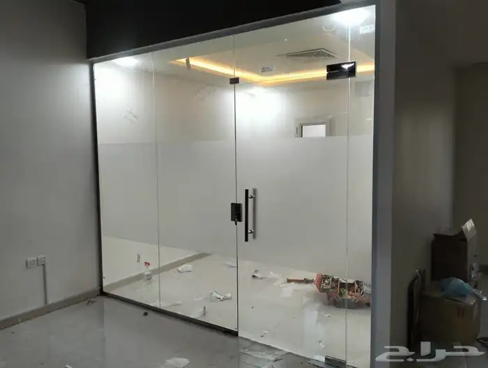 شاورات زجاج.   قواطع زجاج.   حواجز. زحاج 22