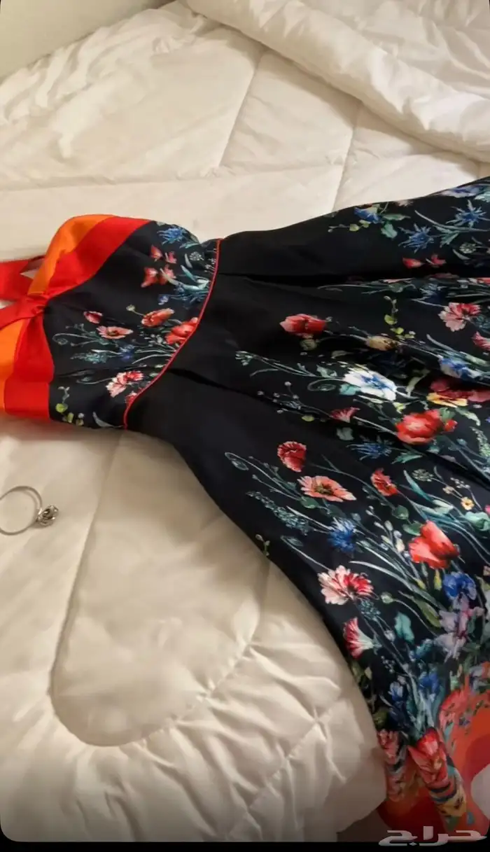 فستان من فوقا كلوست الشراء ب800البيع 300وقابل للسوم 1