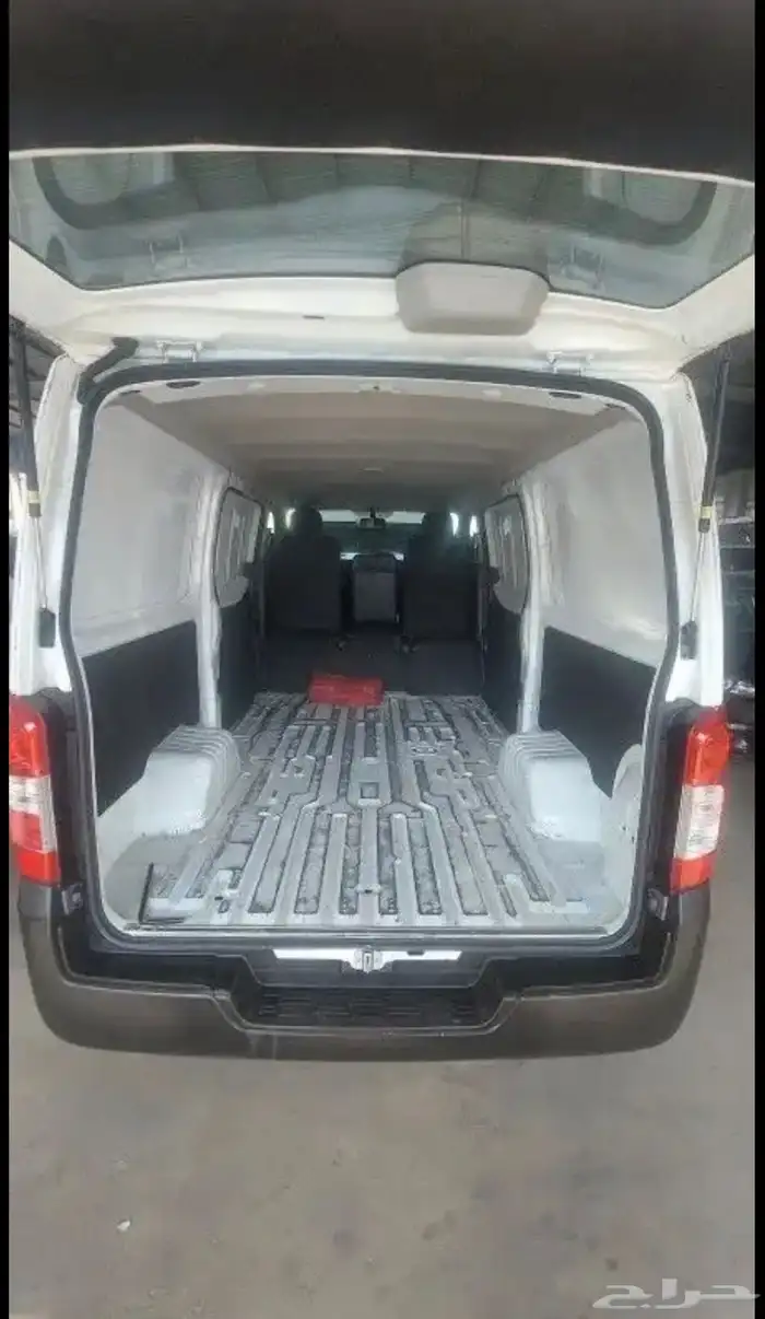 فان بضاعه نيسان 2