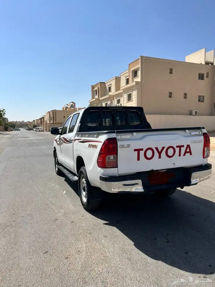 للبيع هايلوكس دبل بنزين على الشرط 0