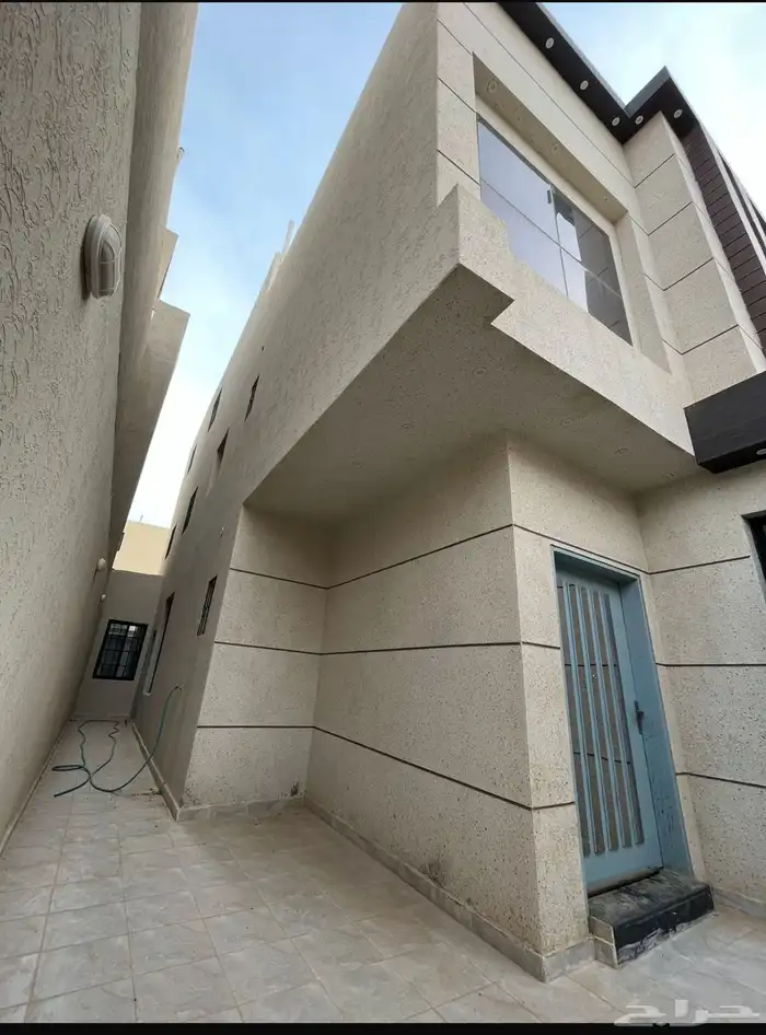 فيلا للإيجار حي تنال الرمال 5